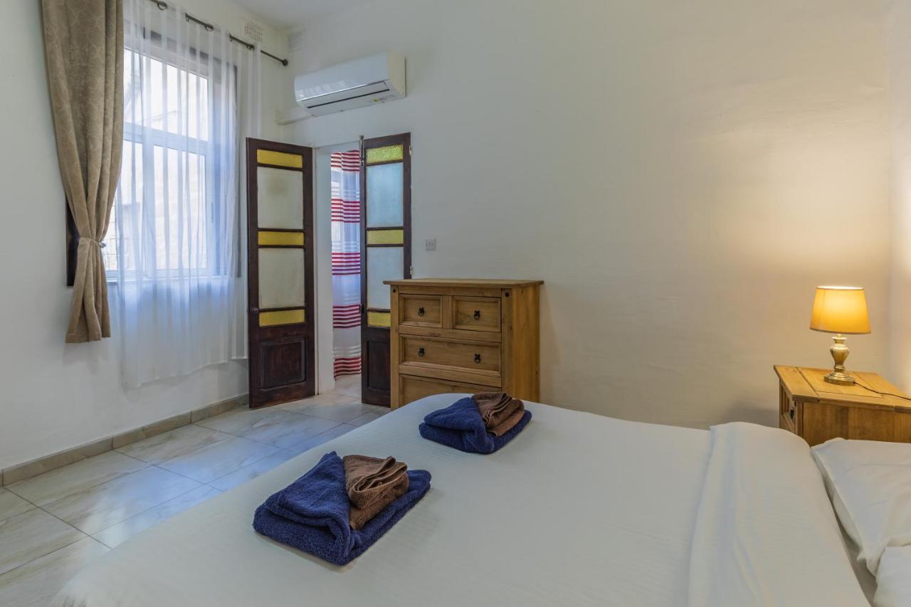 Bormla - Comfortable Two Bedroom Apartment Cospicua Exterior photo